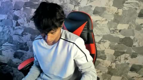zyzz_1812 online show from 05/12/26, 05:32
