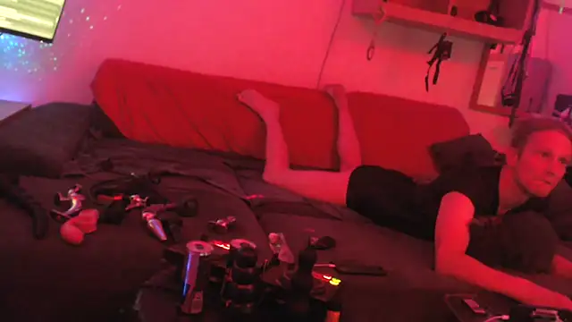 Snapshot of davidgntxxxxx chatting on 10/31/25, 05:58 davidgntxxxxx online show from 10/31/25, 05:58