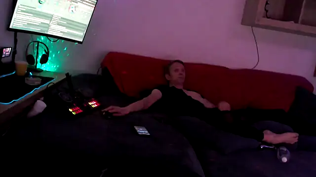 Snapshot of davidgntxxxxx chatting on 11/02/25, 07:00 davidgntxxxxx online show from 11/02/25, 07:00