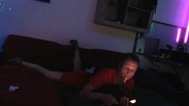 Snapshot of davidgntxxxxx chatting on 11/16/25, 08:14 davidgntxxxxx online show from 11/16/25, 08:14