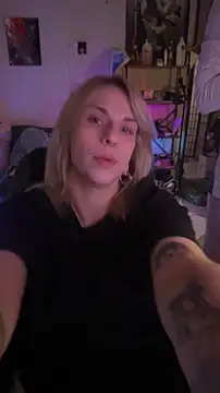 Snapshot of Mannarie_Madsinn chatting on 11/15/25, 07:10 Mannarie Madsinn online show from 11/15/25, 07:10