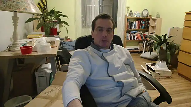 Snapshot of cloupefun chatting on 01/18/25, 05:10 cloupefun online show from 01/18/25, 05:10