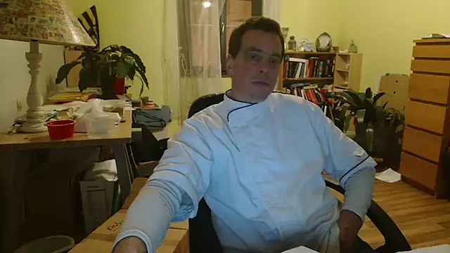 Snapshot of cloupefun chatting on 01/22/25, 06:31 cloupefun online show from 01/22/25, 06:31