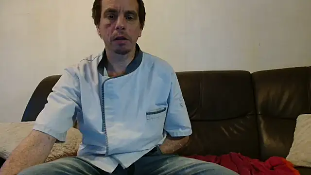 Snapshot of cloupefun chatting on 12/23/25, 07:50 cloupefun online show from 12/23/25, 07:50