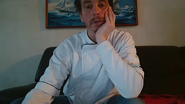 Snapshot of cloupefun chatting on 01/06/26, 08:29 cloupefun online show from 01/06/26, 08:29