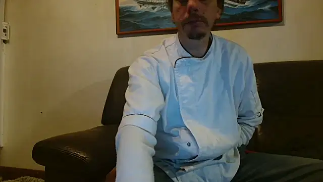 Snapshot of cloupefun chatting on 01/08/26, 07:10 cloupefun online show from 01/08/26, 07:10