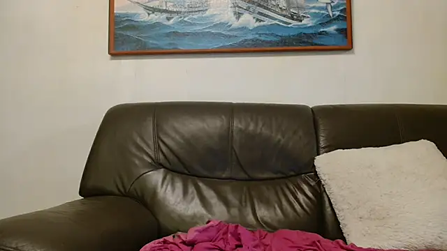 Snapshot of cloupefun chatting on 01/19/26, 06:39 cloupefun online show from 01/19/26, 06:39