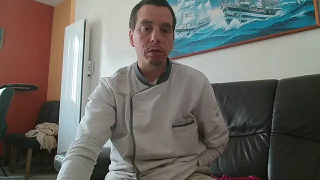 Snapshot of cloupefun chatting on 02/02/26, 12:48 cloupefun online show from 02/02/26, 12:48