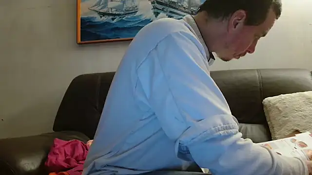 Snapshot of cloupefun chatting on 02/14/26, 05:59 cloupefun online show from 02/14/26, 05:59