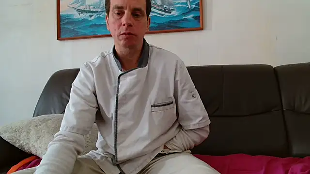 Snapshot of cloupefun chatting on 02/16/26, 12:45 cloupefun online show from 02/16/26, 12:45