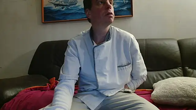 Snapshot of cloupefun chatting on 02/17/26, 06:43 cloupefun online show from 02/17/26, 06:43