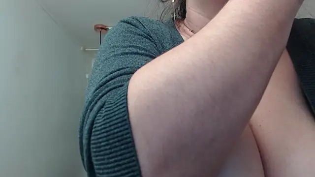 Snapshot of fuckaholicbabe_xxx chatting on 01/18/25, 05:59 fuckaholicbabe xxx online show from 01/18/25, 05:59