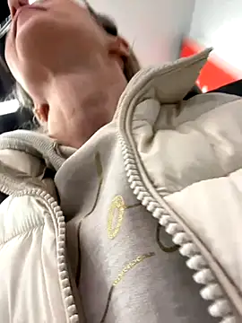 angelmommu online show from 11/26/25, 11:00