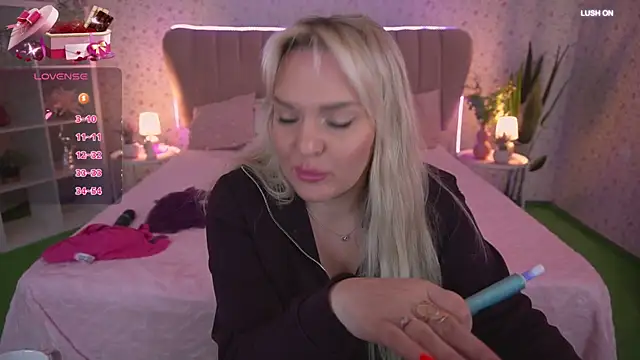 Snapshot of MissyMartinez chatting on 04/03/26, 02:37 MissyMartinez online show from 04/03/26, 02:37