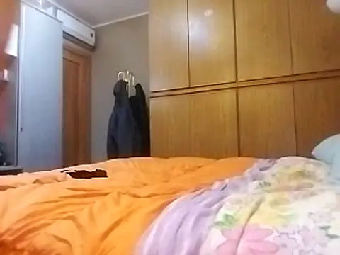 Snapshot of mazinga17 chatting on 12/15/25, 08:35 mazinga17 online show from 12/15/25, 08:35