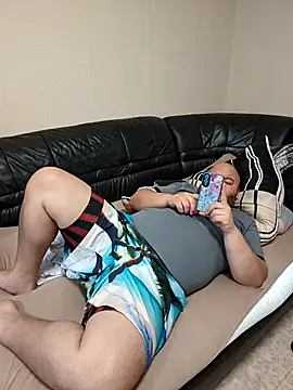 Snapshot of genderfluidco2 chatting on 02/14/26, 11:29 genderfluidco2 online show from 02/14/26, 11:29