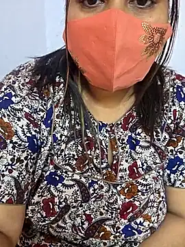 Snapshot of MOM-SUN-COUPLE chatting on 03/18/26, 09:12 MOM-SUN-COUPLE online show from 03/18/26, 09:12