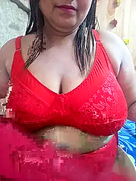 Snapshot of MOM-SUN-COUPLE chatting on 04/27/26, 08:12 MOM-SUN-COUPLE online show from 04/27/26, 08:12
