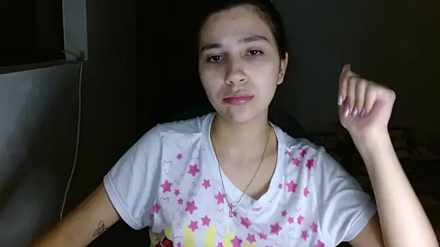 mia  lopez  online show from 06/05/26, 03:57