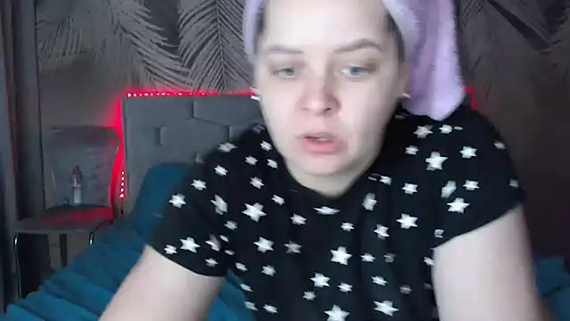 uliastar online show from 02/19/25, 07:50