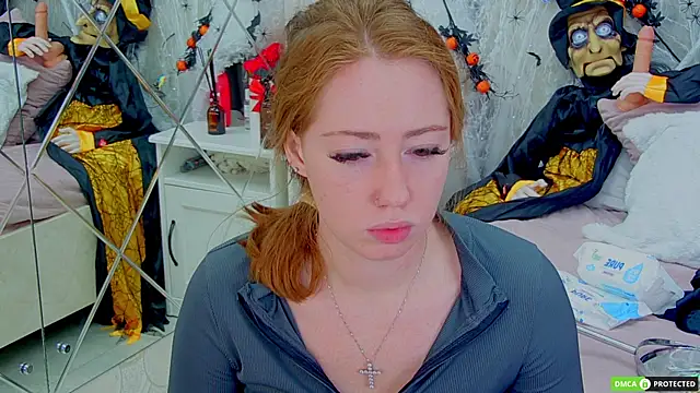 TinaBrook online show from 10/17/25, 04:04