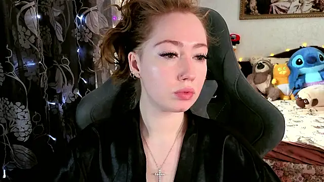 Snapshot of TinaBrook chatting on 03/25/26, 05:02 TinaBrook online show from 03/25/26, 05:02