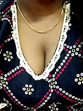 Snapshot of Lakhsmii chatting on 12/04/24, 01:31 Lakhsmii online show from 12/04/24, 01:31