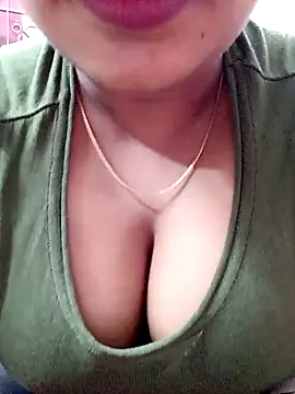 Snapshot of Lakhsmii chatting on 01/28/25, 01:50 Lakhsmii online show from 01/28/25, 01:50