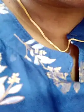 Snapshot of Lakhsmii chatting on 03/05/25, 01:42 Lakhsmii online show from 03/05/25, 01:42