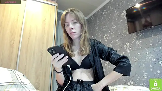 Snapshot of Kalisee_ chatting on 11/18/25, 08:52 Kalisee online show from 11/18/25, 08:52