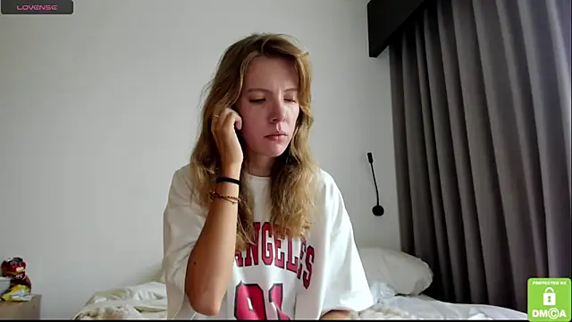 Snapshot of Kalisee_ chatting on 03/21/26, 01:21 Kalisee online show from 03/21/26, 01:21