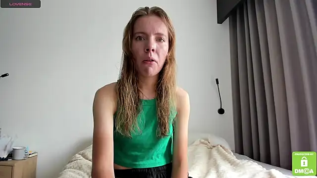 Snapshot of Kalisee_ chatting on 04/19/26, 05:07 Kalisee online show from 04/19/26, 05:07