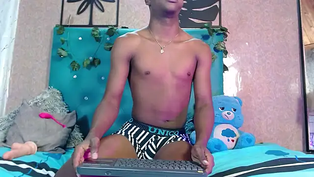 Snapshot of patrick__evans chatting on 02/13/25, 05:48 patrick evans online show from 02/13/25, 05:48