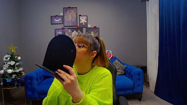 Katewalker  online show from 12/21/24, 06:12