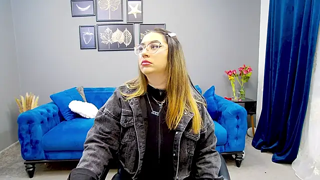 Katewalker  online show from 03/20/25, 06:09