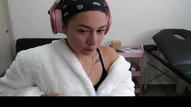 MommyMiaWs online show from 03/05/25, 04:24