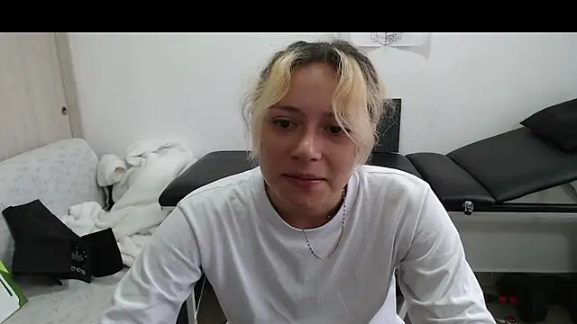 MommyMiaWs online show from 03/22/25, 04:58