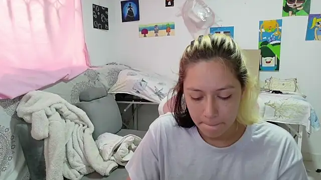 MommyMiaWs online show from 05/05/26, 03:53