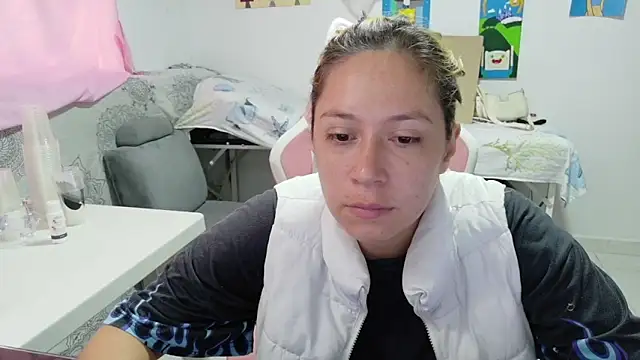 MommyMiaWs online show from 05/06/26, 02:55
