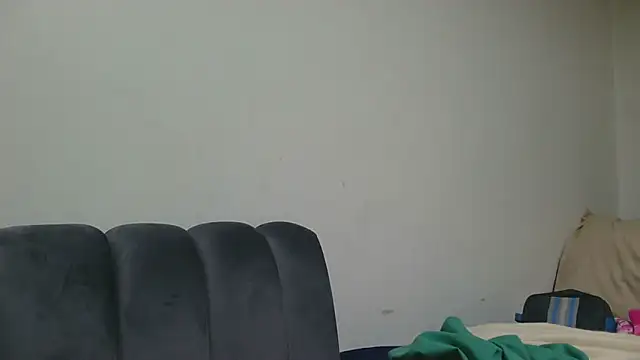 sluttylaura21 online show from 05/03/26, 05:41