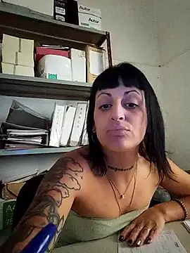 Snapshot of estefyzapata chatting on 02/03/26, 06:46 estefyzapata online show from 02/03/26, 06:46
