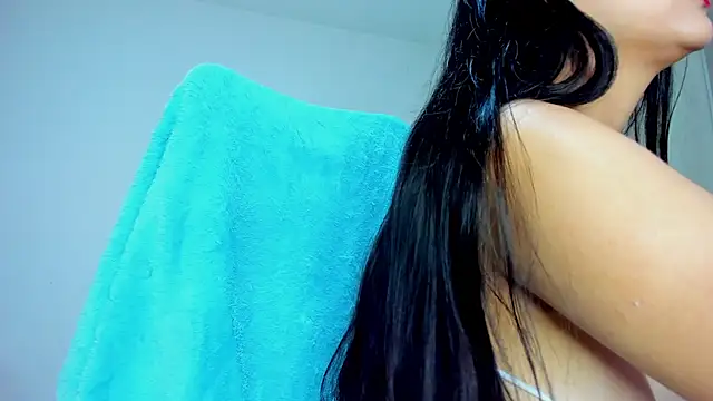 Snapshot of monica_little23 chatting on 06/23/26, 06:39 monica little23 online show from 06/23/26, 06:39