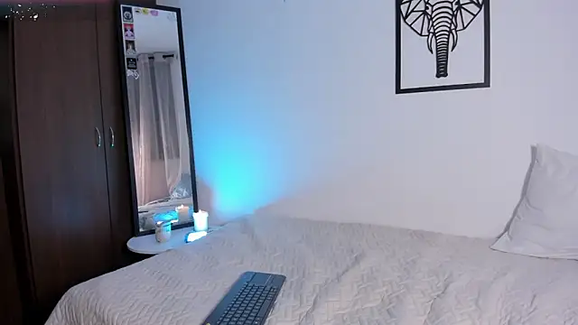 emilybae  online show from 11/19/25, 01:05