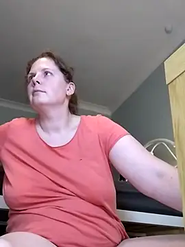 Snapshot of xxSexyBushLinnxx chatting on 12/02/24, 08:11 xxSexyBushLinnxx online show from 12/02/24, 08:11