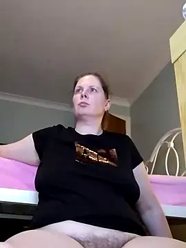 Snapshot of xxSexyBushLinnxx chatting on 12/25/24, 08:07 xxSexyBushLinnxx online show from 12/25/24, 08:07