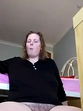 Snapshot of xxSexyBushLinnxx chatting on 12/27/24, 09:22 xxSexyBushLinnxx online show from 12/27/24, 09:22