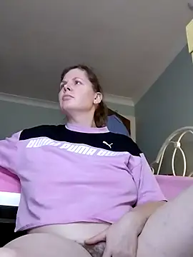 Snapshot of xxSexyBushLinnxx chatting on 01/07/25, 01:46 xxSexyBushLinnxx online show from 01/07/25, 01:46