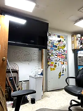 tank32s online show from 12/04/24, 08:23