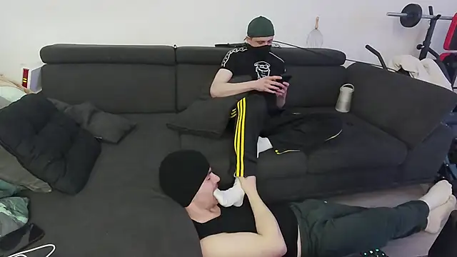 Snapshot of FunBoyPassiv chatting on 03/07/26, 03:47 FunBoyPassiv online show from 03/07/26, 03:47