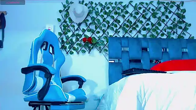 Snapshot of Hakim_prettynigg chatting on 12/01/24, 04:29 Hakim prettynigg online show from 12/01/24, 04:29